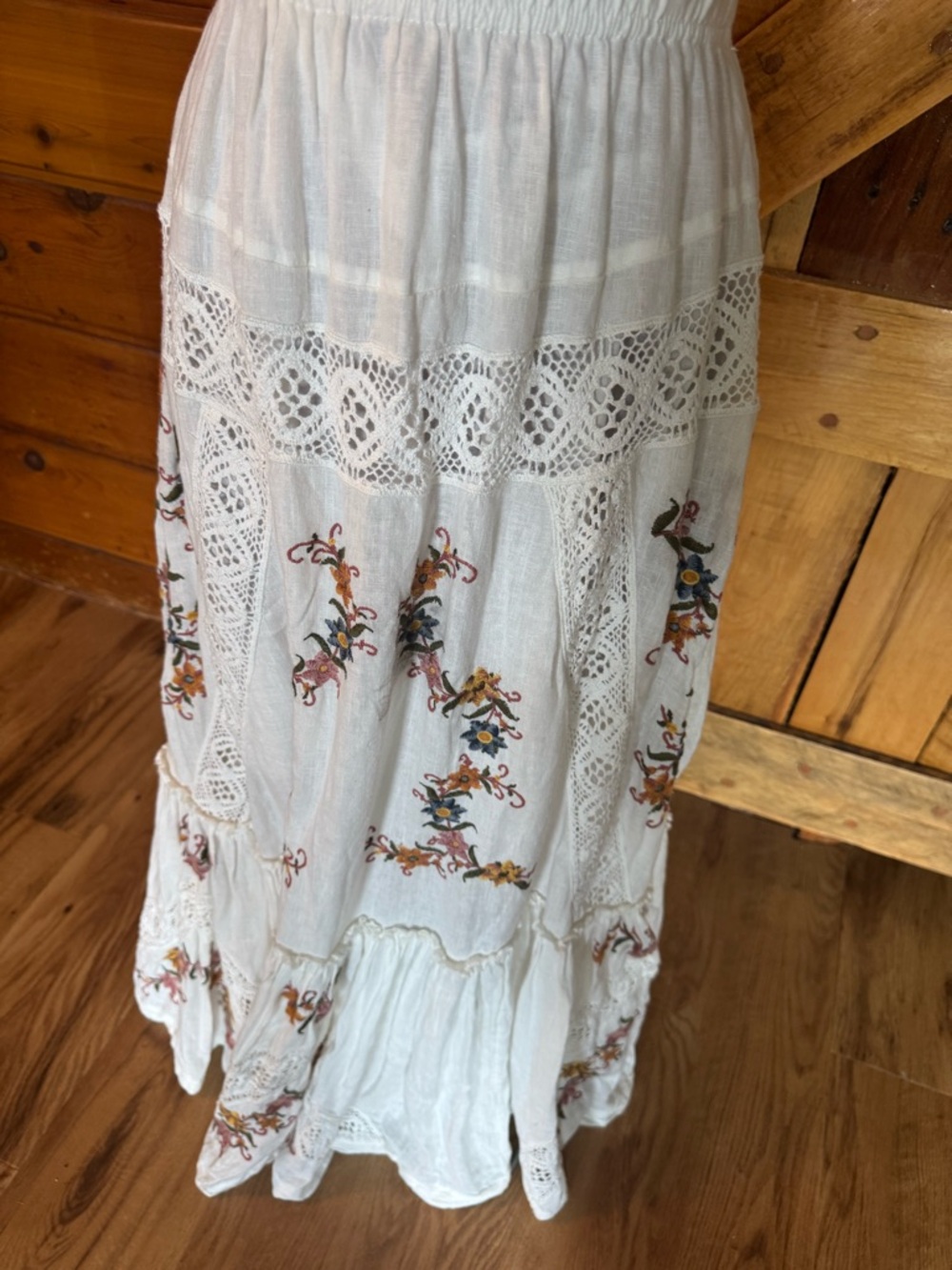 FREE PEOPLE NWT Boho White Lace & Embroidered Maxi Skirt.